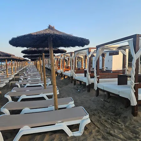 Infinity View Amazing Beachfront