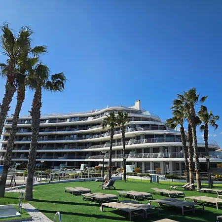 Infinity View Amazing Beachfront Apartamento