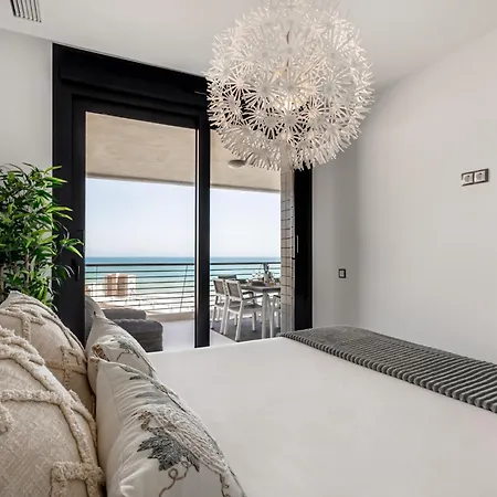 Infinity View Amazing Beachfront Apartamento