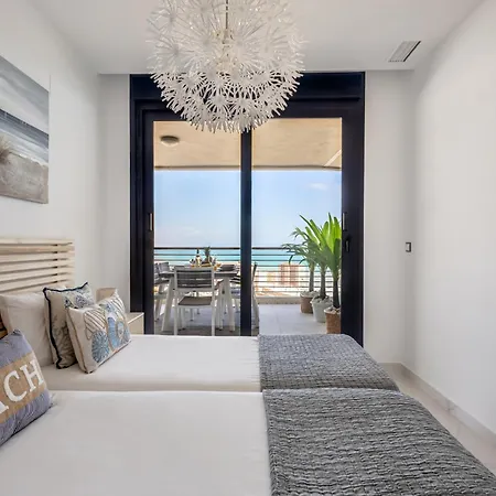 Infinity View Amazing Beachfront *